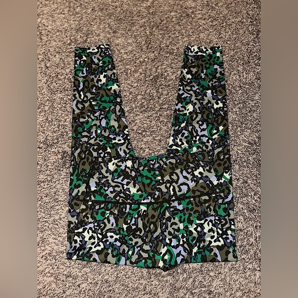 Women’s Offline by Aerie Green Blue Camo Goals 7/8 High Ride Leggings Size Large - Picture 1 of 9